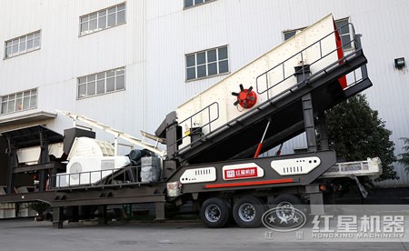 車載流動錘式破碎機多少錢？產(chǎn)量多高？