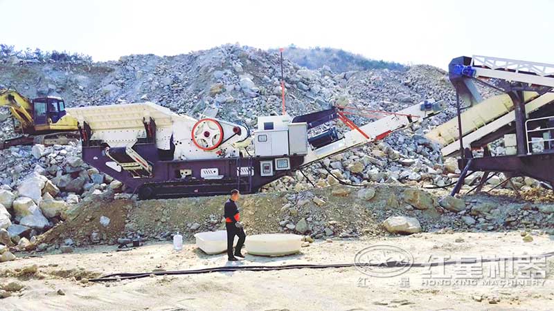 搭載CJ系列的移動顎式破碎機(jī) 搭載CJ系列的移動顎式破碎機(jī)