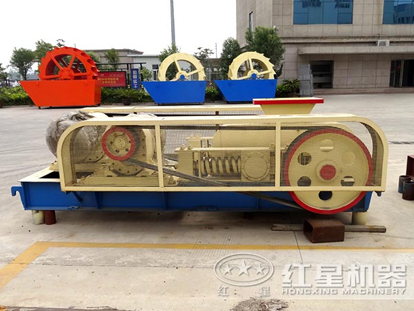 巖石對(duì)輥式破碎機(jī) 巖石對(duì)輥式破碎機(jī)