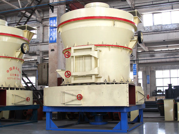 云母石磨粉機(jī)近圖 云母石磨粉機(jī)近圖