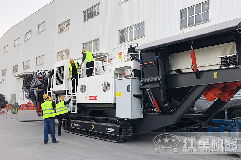 客戶來廠考察磚頭粉碎機(jī)設(shè)備 客戶來廠考察磚頭粉碎機(jī)設(shè)備