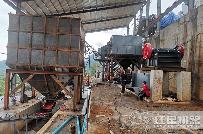 生產(chǎn)線(xiàn)安裝現(xiàn)場(chǎng)