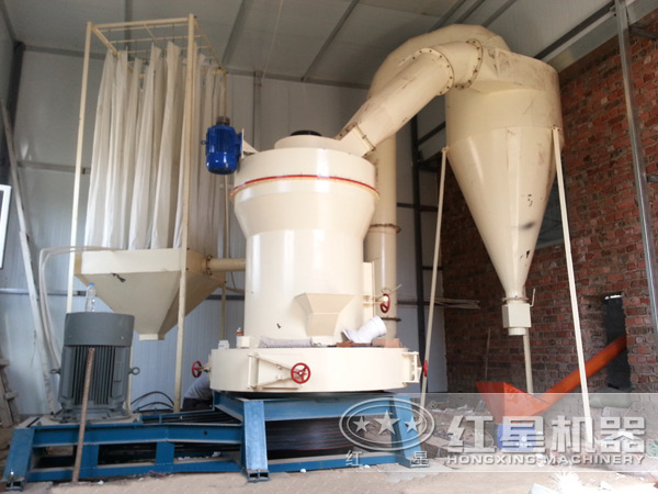 磨粉機現(xiàn)場 磨粉機現(xiàn)場