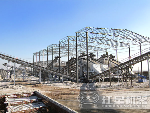 1200t顎式礦石破碎機(jī)生產(chǎn)現(xiàn)場 1200t顎式礦石破碎機(jī)生產(chǎn)現(xiàn)場