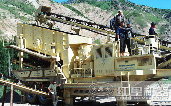 現(xiàn)場作業(yè)中 現(xiàn)場作業(yè)中