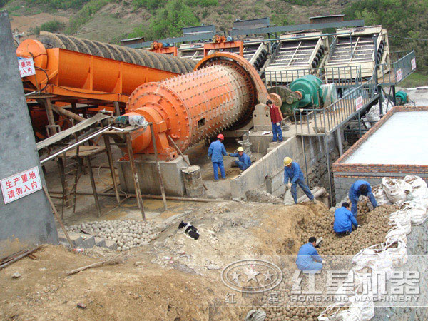 選礦球磨機(jī)現(xiàn)場作業(yè) 選礦球磨機(jī)現(xiàn)場作業(yè)