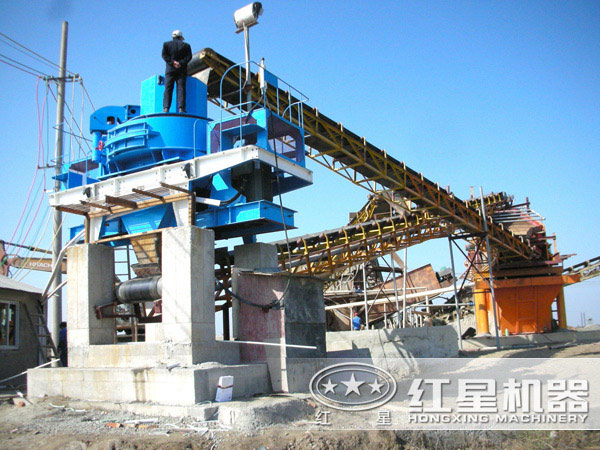 制砂機(jī)制砂現(xiàn)場 制砂機(jī)制砂現(xiàn)場