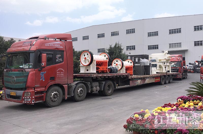 鄂式破碎機發(fā)貨 鄂式破碎機發(fā)貨