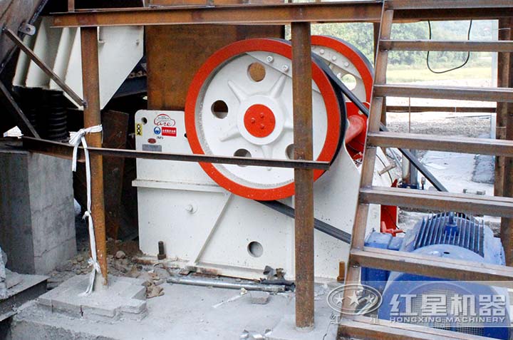 顎式碎石機(jī) 顎式碎石機(jī)