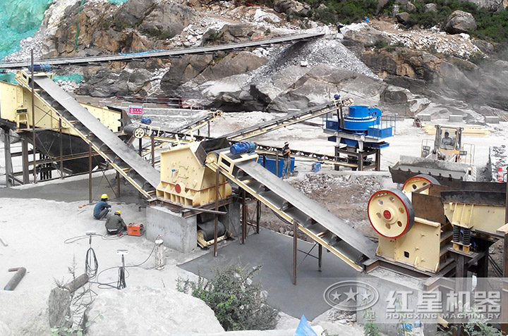 制砂生產(chǎn)線現(xiàn)場(chǎng) 制砂生產(chǎn)線現(xiàn)場(chǎng)