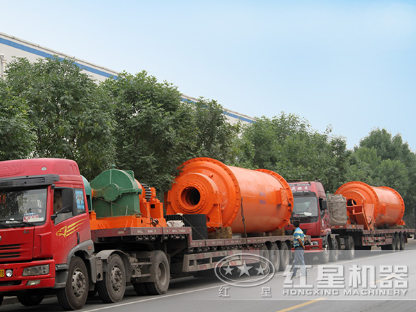 濕式球磨機(jī)發(fā)貨現(xiàn)場 濕式球磨機(jī)發(fā)貨現(xiàn)場