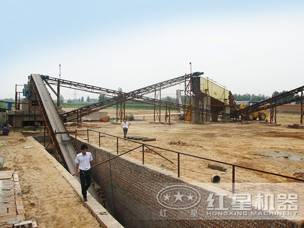 破碎生產(chǎn)線中的圓振動篩 破碎生產(chǎn)線中的圓振動篩