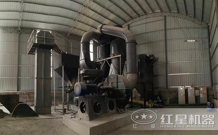 雷蒙磨生產(chǎn)線(xiàn)現(xiàn)場(chǎng) 雷蒙磨生產(chǎn)線(xiàn)現(xiàn)場(chǎng)