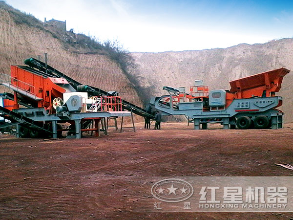 流動顎式碎石機生產(chǎn)現(xiàn)場 流動顎式碎石機生產(chǎn)現(xiàn)場