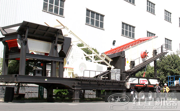 客戶(hù)對(duì)紅星四合一移動(dòng)破進(jìn)行了現(xiàn)場(chǎng)參觀(guān)、考察