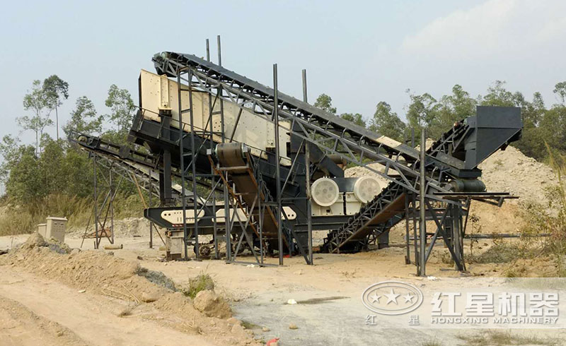 移動碎石機生產(chǎn)現(xiàn)場 移動碎石機生產(chǎn)現(xiàn)場