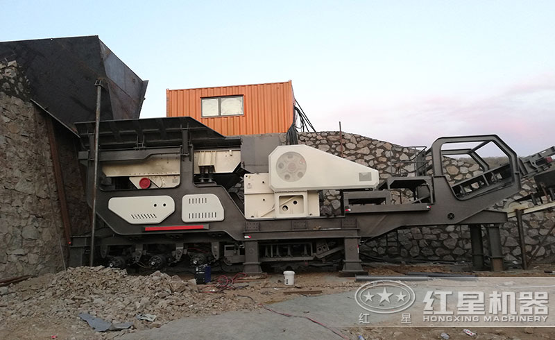 移動(dòng)破石子機(jī)生產(chǎn)現(xiàn)場(chǎng) 移動(dòng)破石子機(jī)生產(chǎn)現(xiàn)場(chǎng)