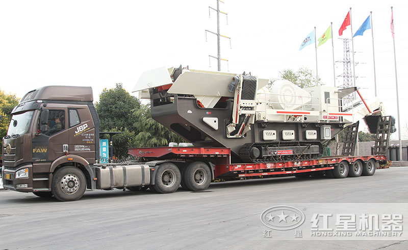 履帶式車載一體沙石機(jī)發(fā)貨現(xiàn)場(chǎng) 履帶式車載一體沙石機(jī)發(fā)貨現(xiàn)場(chǎng)