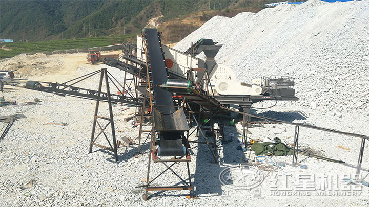 移動式碎石機(jī)器生產(chǎn)現(xiàn)場 移動式碎石機(jī)器生產(chǎn)現(xiàn)場