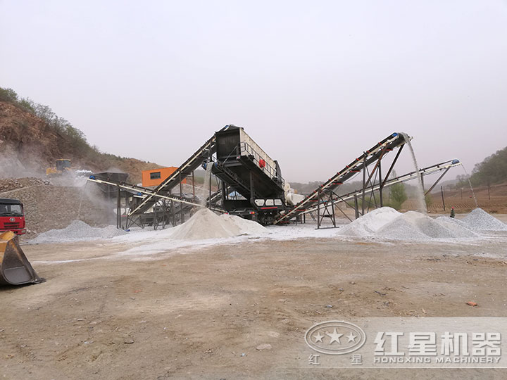 流動(dòng)破碎機(jī)生產(chǎn)現(xiàn)場(chǎng) 流動(dòng)破碎機(jī)生產(chǎn)現(xiàn)場(chǎng)