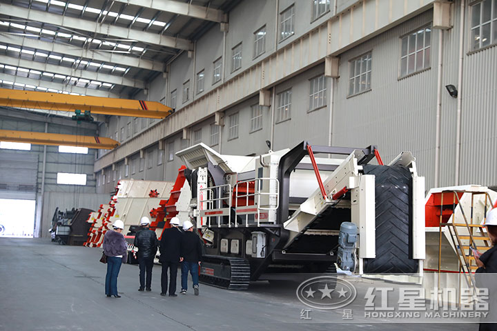 客戶到廠參觀車載式破碎機 客戶到廠參觀車載式破碎機