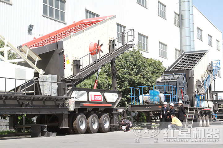 客戶到廠參觀移動磕石機 客戶到廠參觀移動磕石機