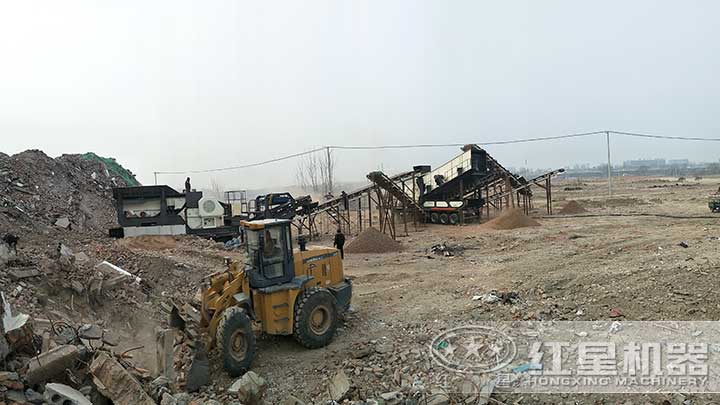 廢棄建筑混凝土破碎生產(chǎn)線現(xiàn)場(chǎng) 廢棄建筑混凝土破碎生產(chǎn)線現(xiàn)場(chǎng)