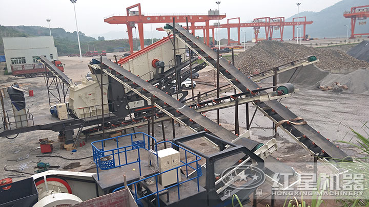 破碎建筑垃圾的反擊破移動(dòng)碎石機(jī) 破碎建筑垃圾的反擊破移動(dòng)碎石機(jī)