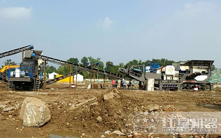 輪胎式建筑廢料粉碎機作業(yè)現(xiàn)場 輪胎式建筑廢料粉碎機作業(yè)現(xiàn)場