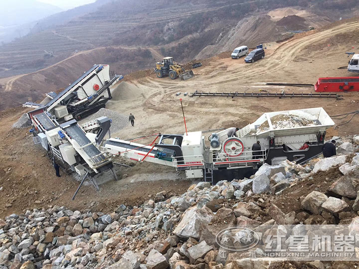 流動碎石機(jī)現(xiàn)場 流動碎石機(jī)現(xiàn)場