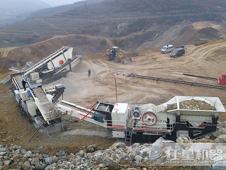 履帶移動(dòng)式破碎站處理建筑垃圾現(xiàn)場(chǎng) 履帶移動(dòng)式破碎站處理建筑垃圾現(xiàn)場(chǎng)