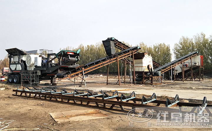 單臺輪胎移動磕石機與固定反擊式破碎機作業(yè)現場 單臺輪胎移動磕石機與固定反擊式破碎機作業(yè)現場