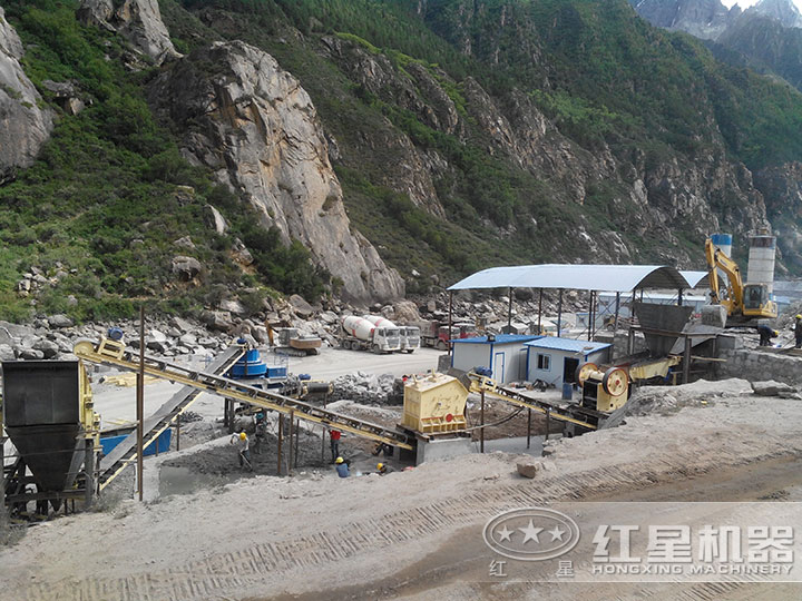 大型制砂機(jī)現(xiàn)場 大型制砂機(jī)現(xiàn)場