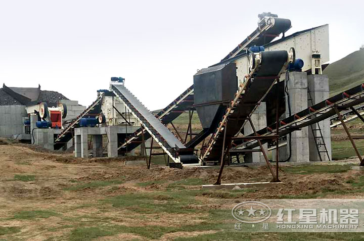 破碎機(jī)作業(yè)現(xiàn)場(chǎng) 破碎機(jī)作業(yè)現(xiàn)場(chǎng)