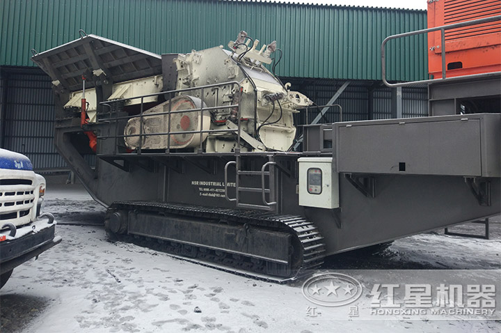 單臺履帶式液壓破碎站作業(yè)現(xiàn)場 單臺履帶式液壓破碎站作業(yè)現(xiàn)場