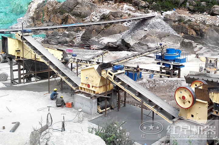 石灰石粉碎機(jī)現(xiàn)場 石灰石粉碎機(jī)現(xiàn)場