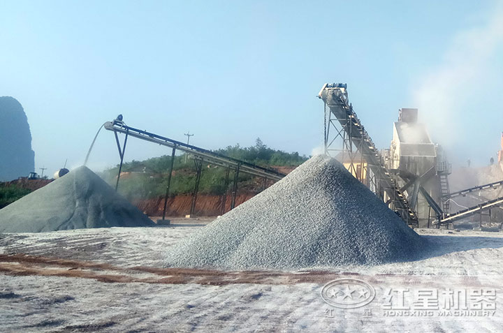 石灰石粉碎機(jī)現(xiàn)場 石灰石粉碎機(jī)現(xiàn)場