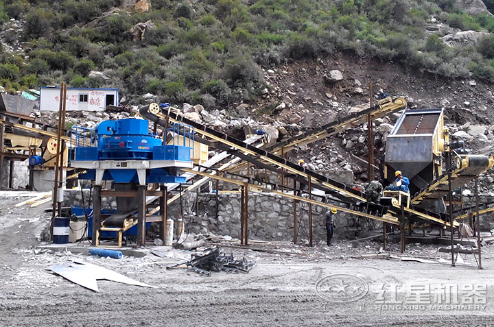 河卵石打砂現(xiàn)場 河卵石打砂現(xiàn)場