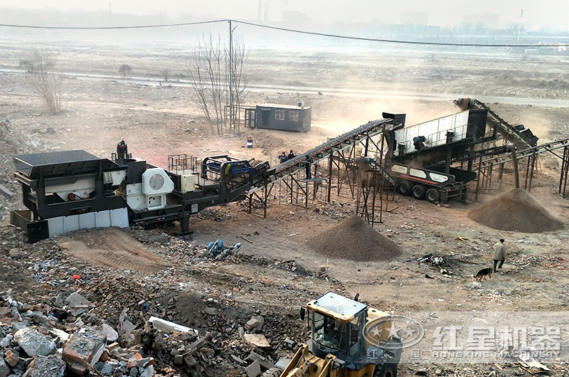 HX粗破輪胎系列移動破碎站現(xiàn)場 HX粗破輪胎系列移動破碎站現(xiàn)場