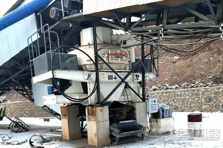 石灰石打砂機(jī)作業(yè)現(xiàn)場 石灰石打砂機(jī)作業(yè)現(xiàn)場