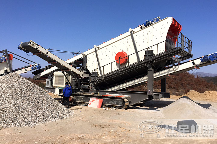 移動(dòng)制砂機(jī)作業(yè)現(xiàn)場(chǎng) 移動(dòng)制砂機(jī)作業(yè)現(xiàn)場(chǎng)