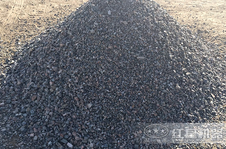 反擊式破碎機(jī)作業(yè)現(xiàn)場(chǎng)成品物料 反擊式破碎機(jī)作業(yè)現(xiàn)場(chǎng)成品物料