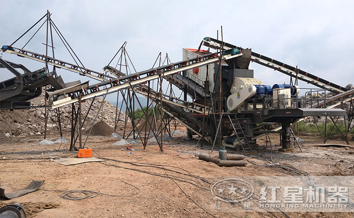 移動式人造沙子機器作業(yè)現(xiàn)場 移動式人造沙子機器作業(yè)現(xiàn)場