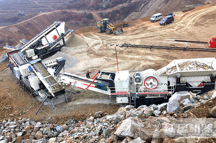 移動式制砂機(jī)作業(yè)現(xiàn)場 移動式制砂機(jī)作業(yè)現(xiàn)場