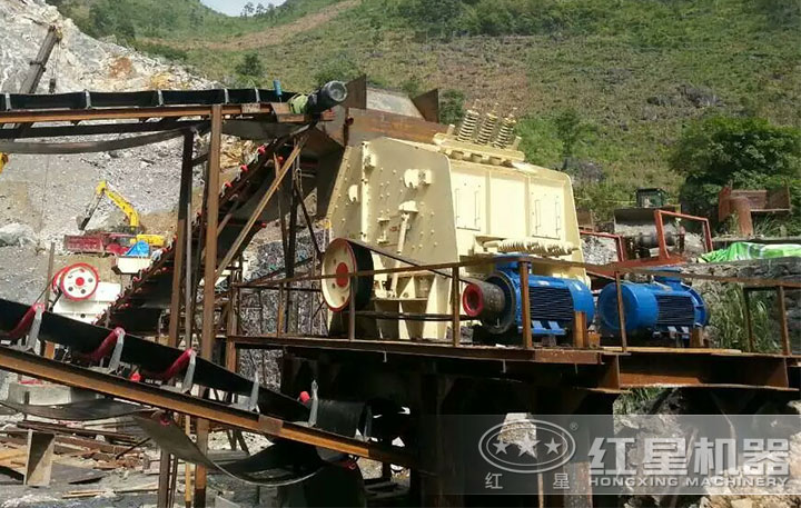 碎石生產(chǎn)線反擊式破碎機(jī)生產(chǎn)現(xiàn)場(chǎng) 碎石生產(chǎn)線反擊式破碎機(jī)生產(chǎn)現(xiàn)場(chǎng)