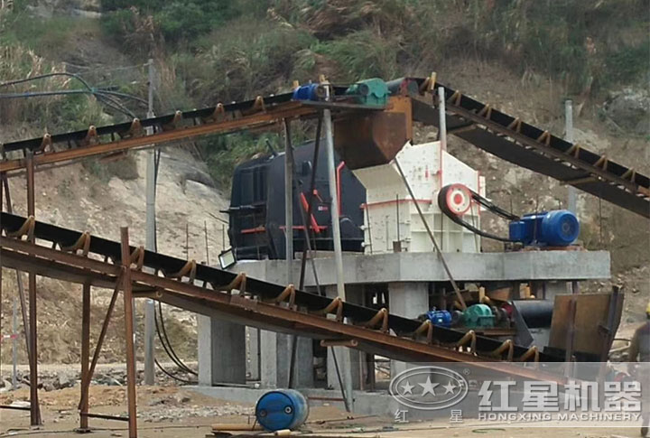 細(xì)碎機(jī)制砂現(xiàn)場 細(xì)碎機(jī)制砂現(xiàn)場