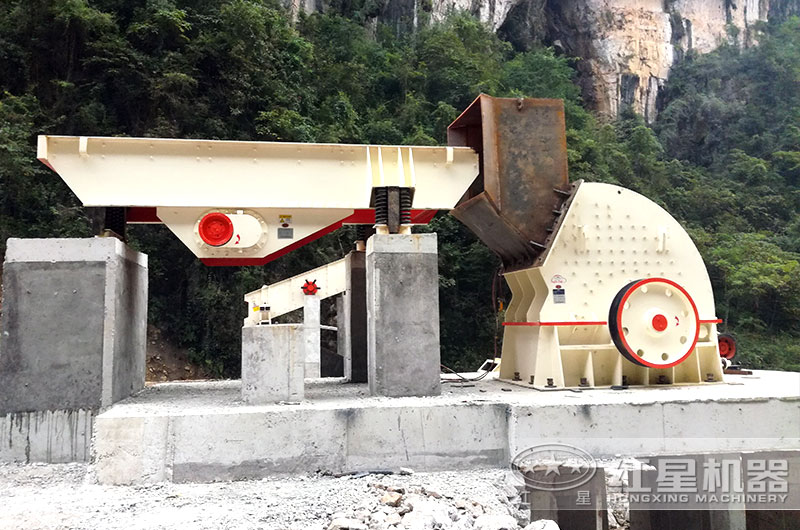 重錘式破碎機作業(yè)現(xiàn)場 重錘式破碎機作業(yè)現(xiàn)場