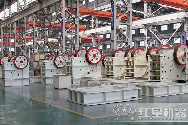 不同型號(hào)的顎式破碎機(jī) 不同型號(hào)的顎式破碎機(jī)