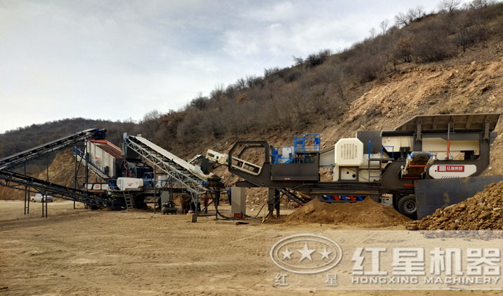 流動(dòng)式小型石子破碎機(jī)作業(yè)現(xiàn)場(chǎng) 流動(dòng)式小型石子破碎機(jī)作業(yè)現(xiàn)場(chǎng)