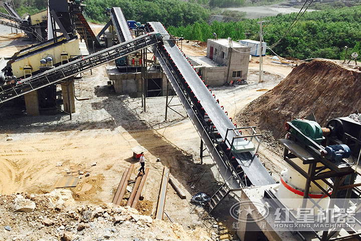 玄武巖破碎現(xiàn)場(chǎng) 玄武巖破碎現(xiàn)場(chǎng)